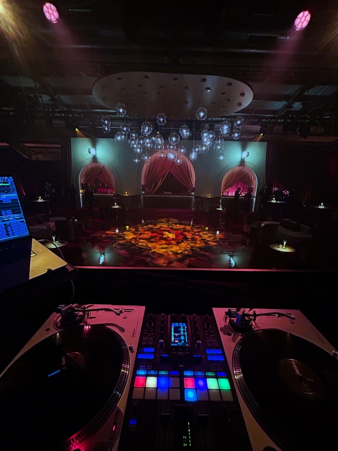 Elemento decorativo 1